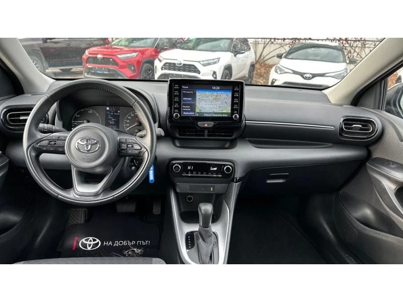 Toyota Yaris 1.5HSD Dynamic, снимка 8 - Автомобили и джипове - 48597207