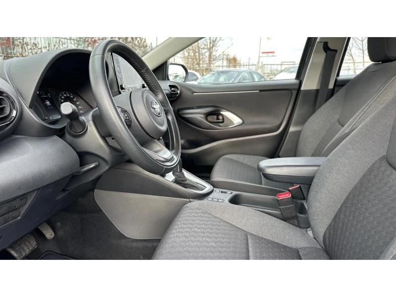 Toyota Yaris 1.5HSD Dynamic, снимка 12 - Автомобили и джипове - 48597207