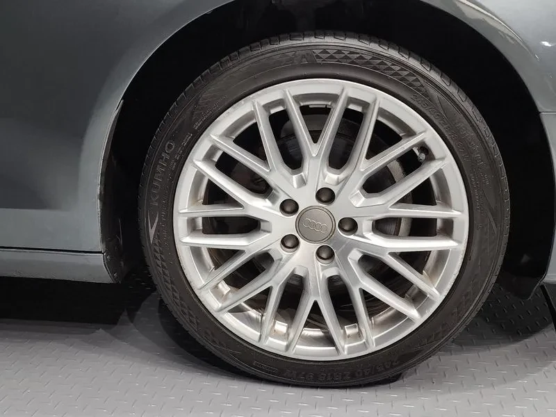 Audi A4 2.0 TDI Quattro Comfort Edition B8, снимка 5 - Автомобили и джипове - 53267625