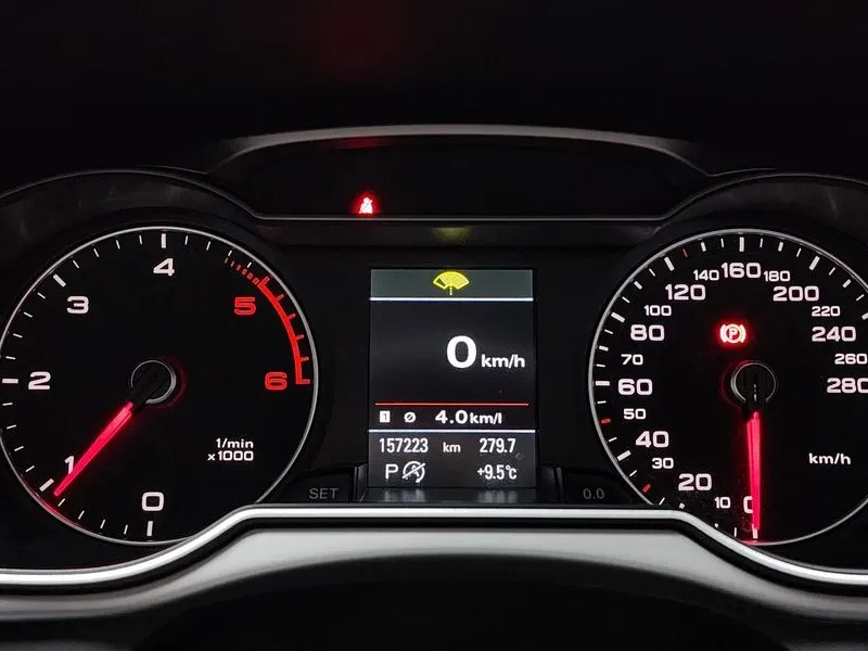 Audi A4 2.0 TDI Quattro Comfort Edition B8, снимка 8 - Автомобили и джипове - 53267625