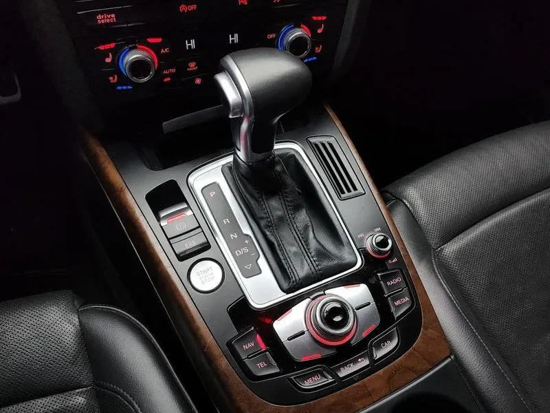 Audi A4 2.0 TDI Quattro Comfort Edition B8, снимка 9 - Автомобили и джипове - 53267625