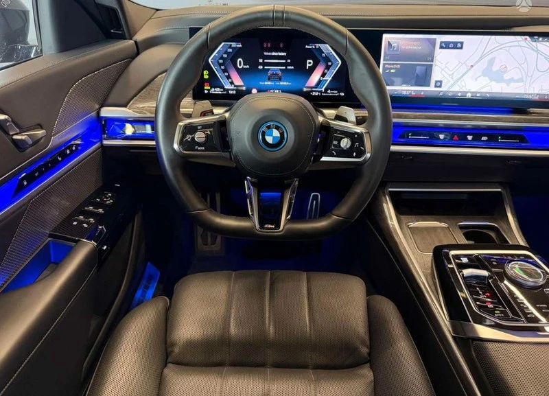 BMW 750 å xDrive M-Sport Theatrå Mode, снимка 6 - Автомобили и джипове - 55899482