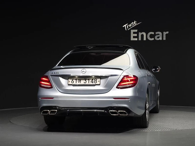 Mercedes-Benz E 300 E300 AMG Line| 245к.с., снимка 4 - Автомобили и джипове - 56127246