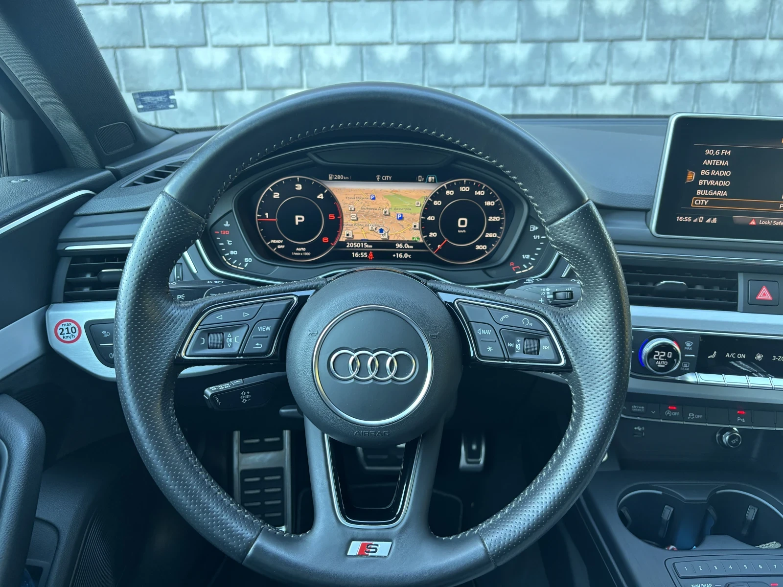 Audi A4 Avant S-line - изображение 8