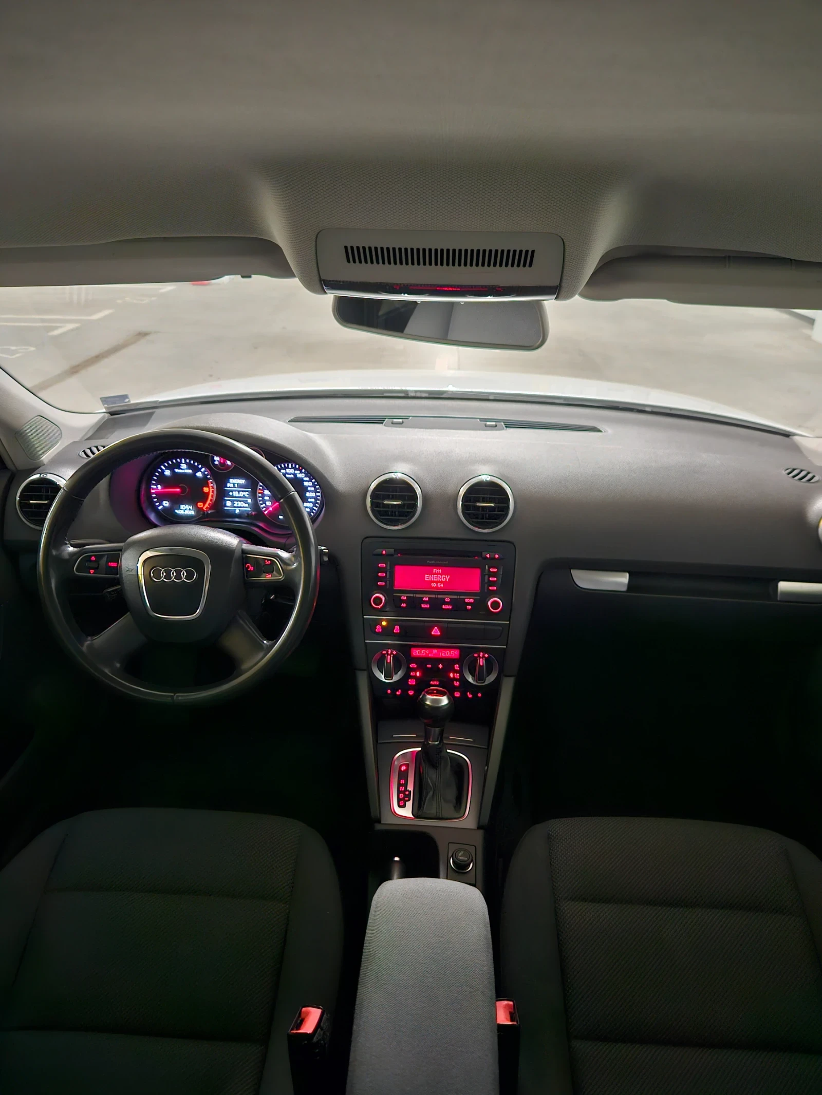 Audi A3 1.6 TDI 105 к.с. Закупена от Порше София Запад - изображение 10