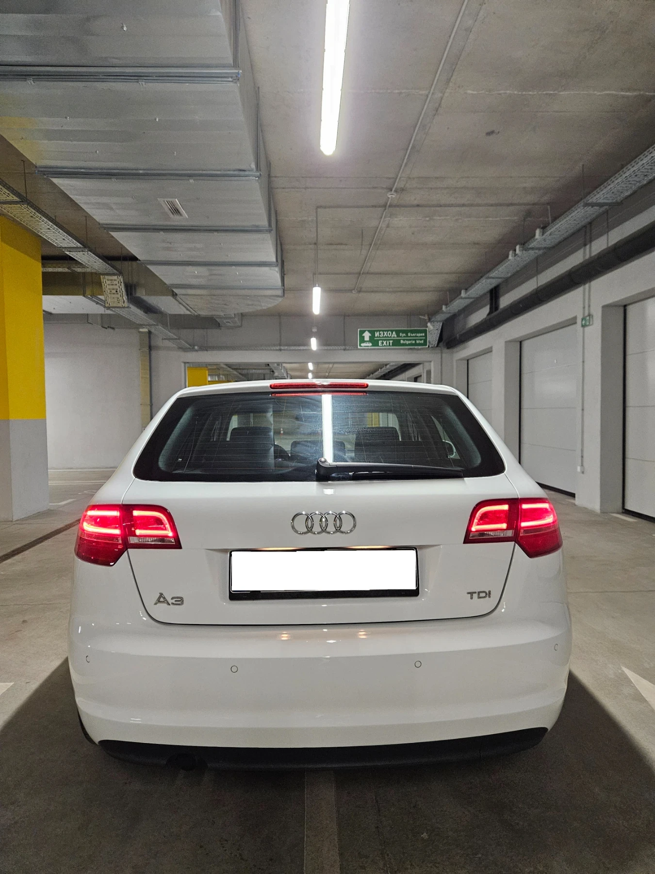 Audi A3 1.6 TDI 105 к.с. Закупена от Порше София Запад - изображение 6