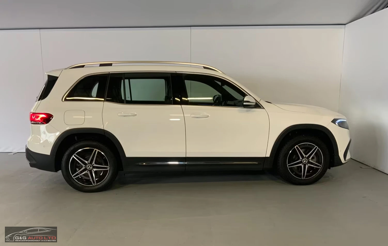 Mercedes-Benz EQB 250/AMG/190HP/CAM/CARPLAY/BSA/L.ASS/VCONTROL/922f - изображение 4