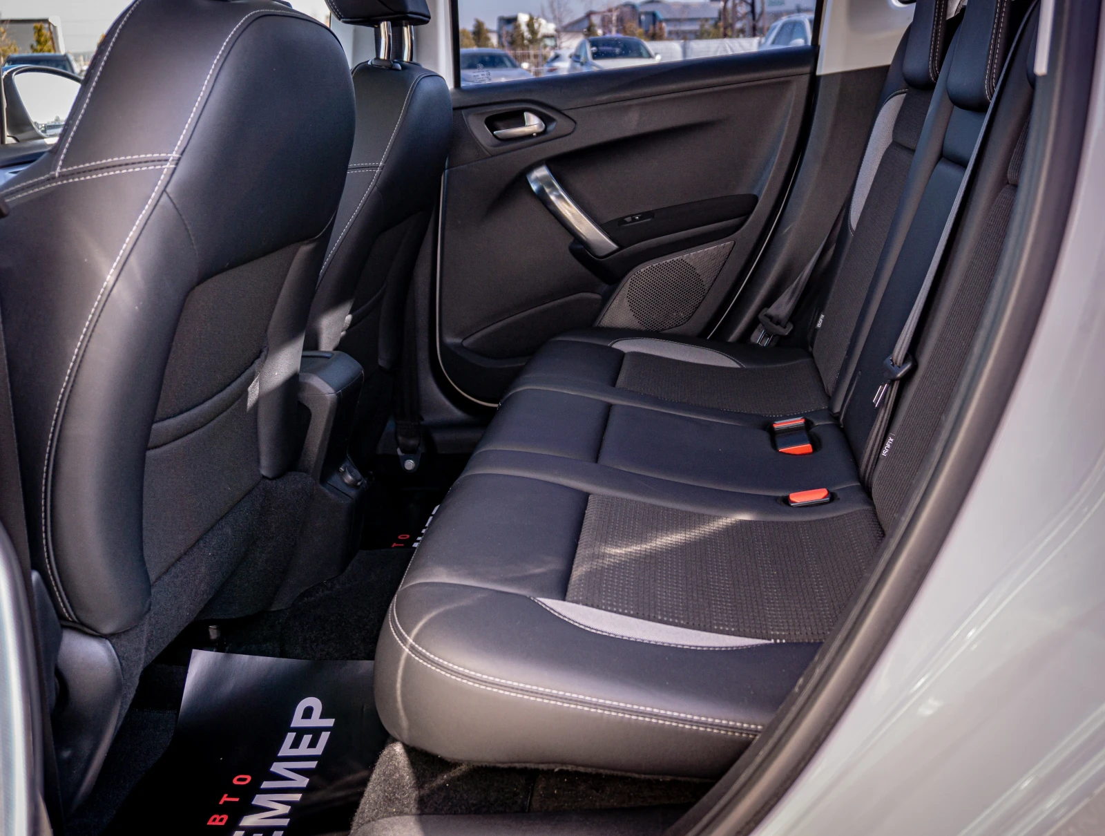 Peugeot 2008 1.6 e-HDi Féline -  -  | Mobile.bg   13