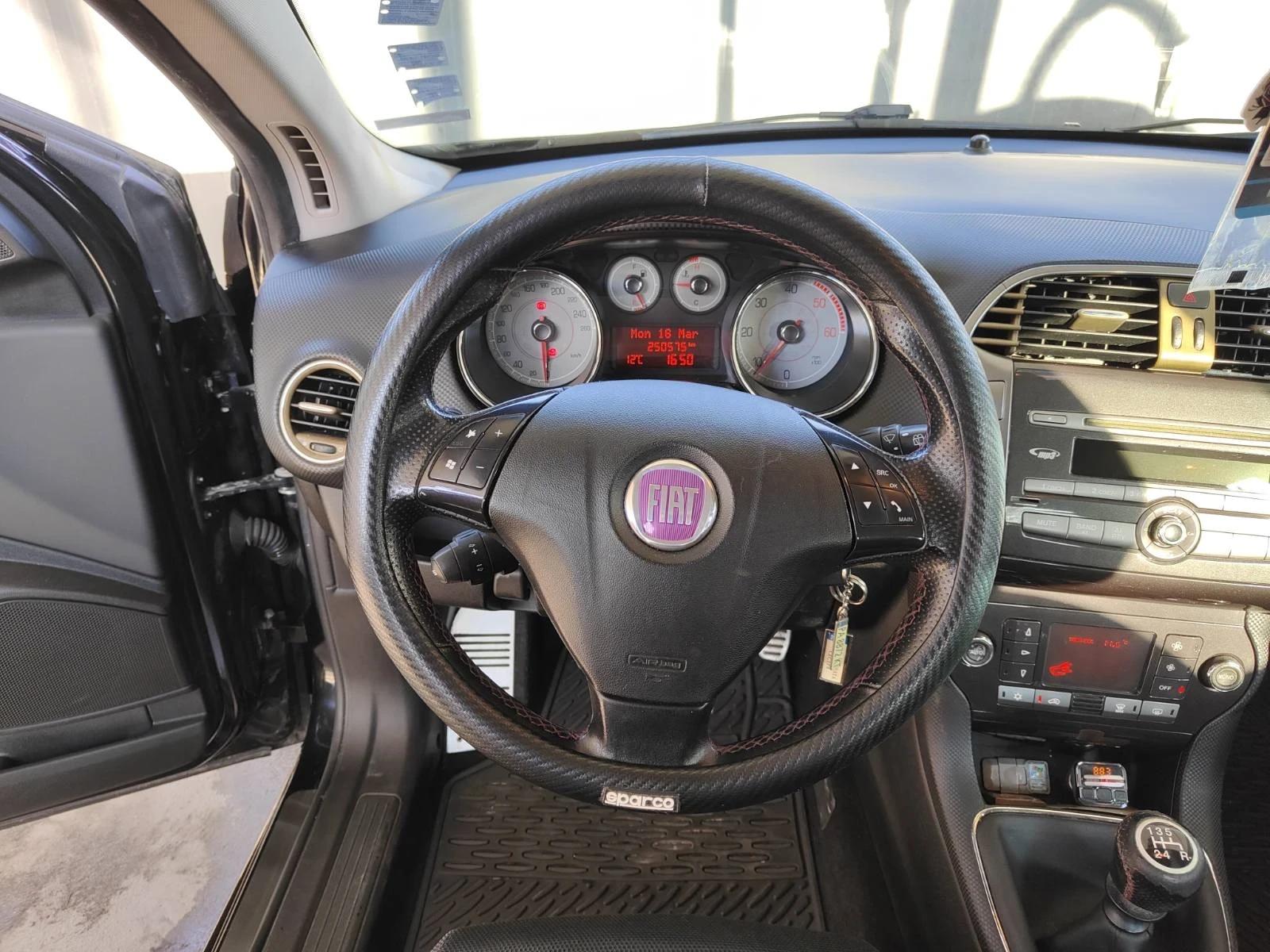 Fiat Bravo 1.9 JTD MultiJet, снимка 7 - Автомобили и джипове - 53866091