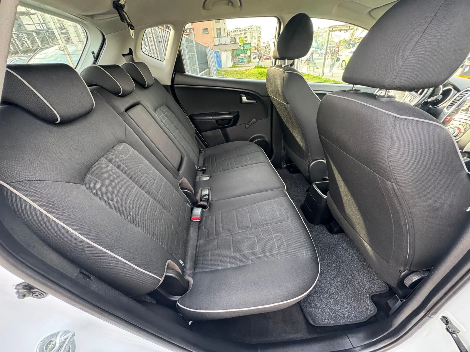 Kia Venga 1.4i/ГАЗ/EURO.5B, снимка 13 - Автомобили и джипове - 54363146