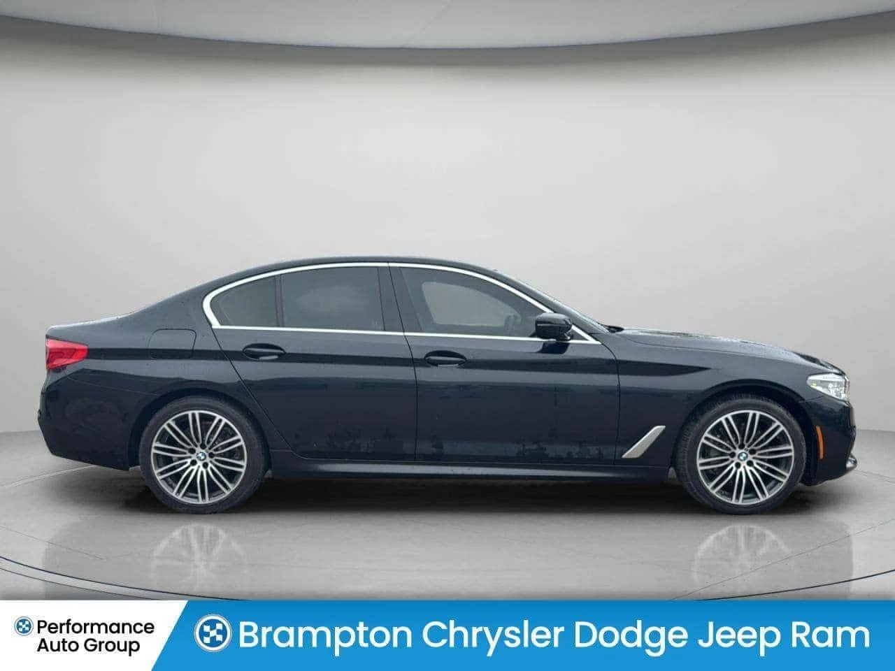 BMW 530 * xDrive * CARFAX * ЦЕНА ДО БГ, снимка 4 - Автомобили и джипове - 54428803