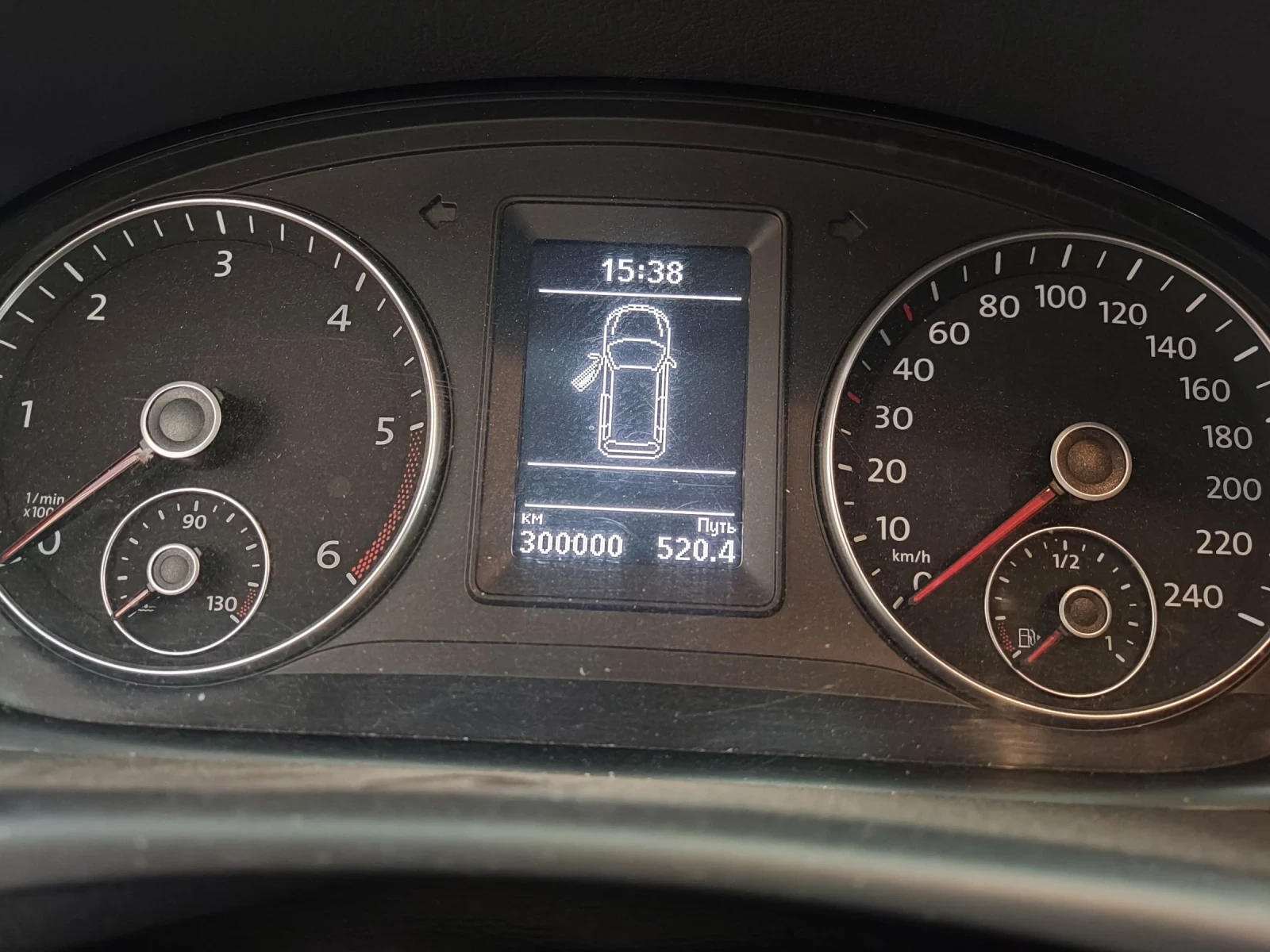 VW Touran, снимка 11 - Автомобили и джипове - 54496913