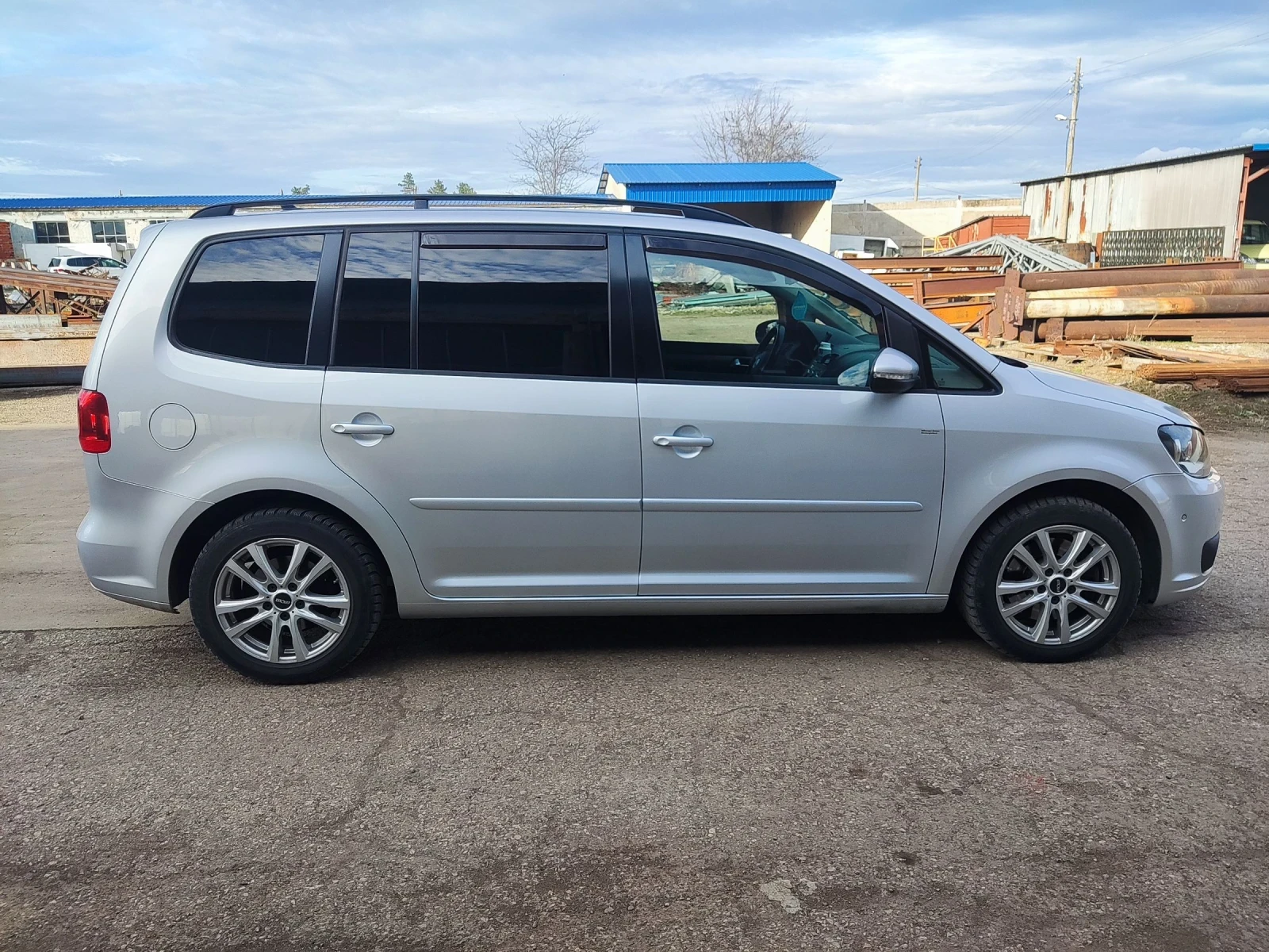 VW Touran, снимка 7 - Автомобили и джипове - 54496913