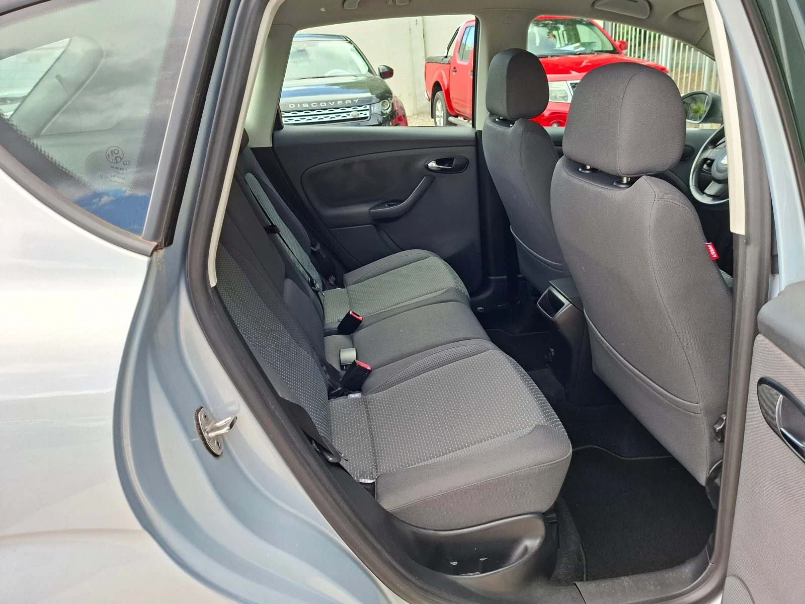 Seat Altea 2.0/140ks/AVTOMAT, снимка 13 - Автомобили и джипове - 54916629