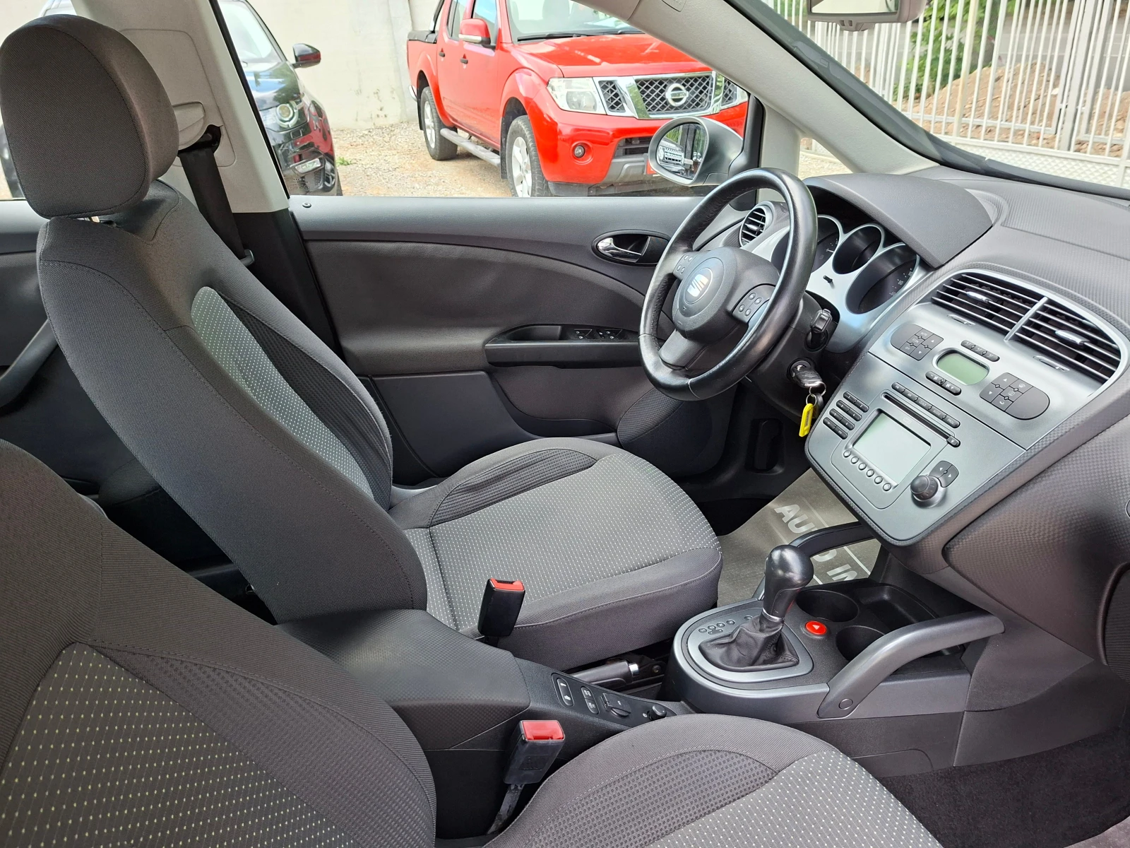 Seat Altea 2.0/140ks/AVTOMAT, снимка 15 - Автомобили и джипове - 54916629