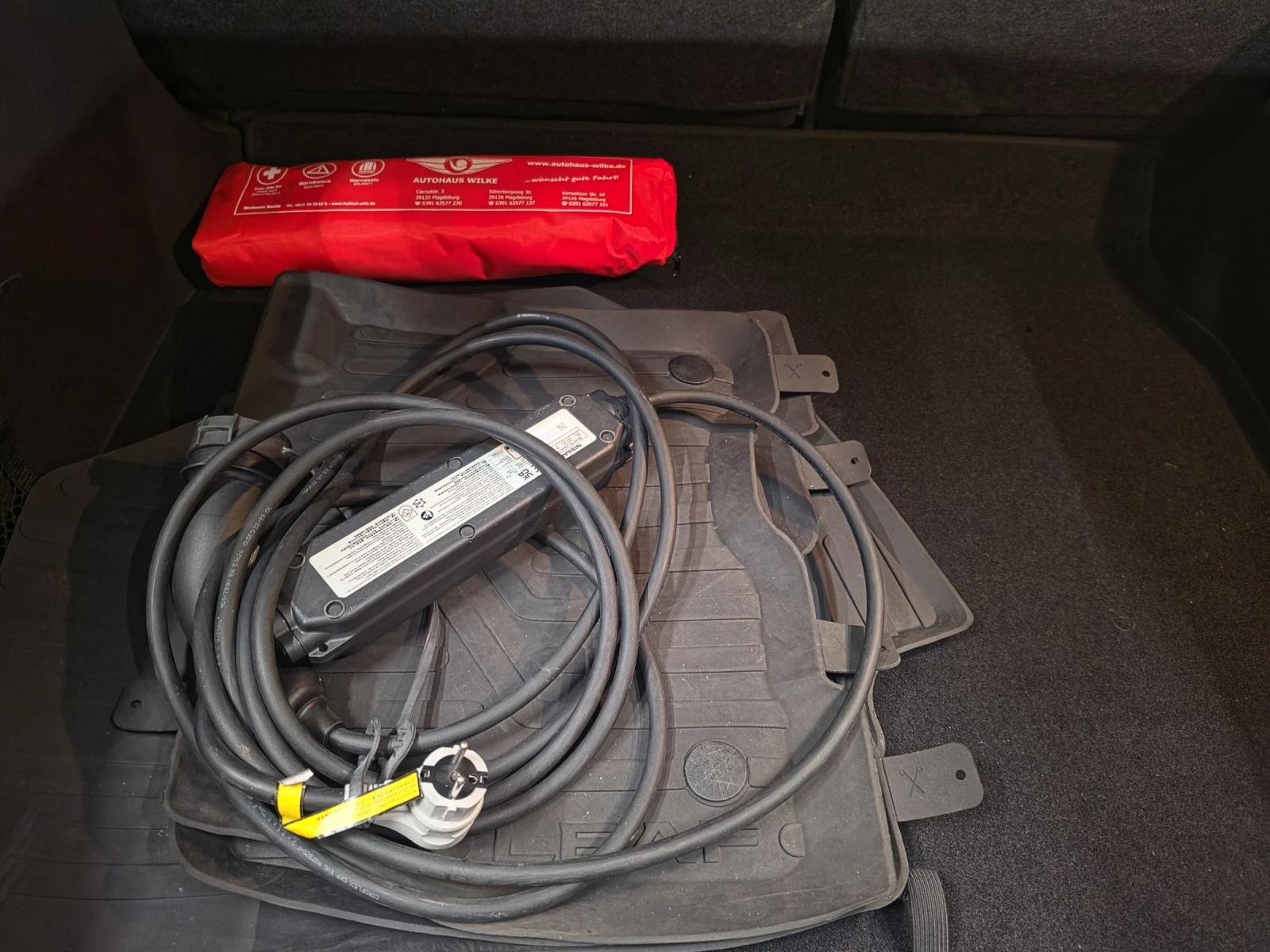Nissan Leaf  62kwh* 45850km* GERMANY* KEYLESS* DISTR* GERMANY* , снимка 15 - Автомобили и джипове - 55036094