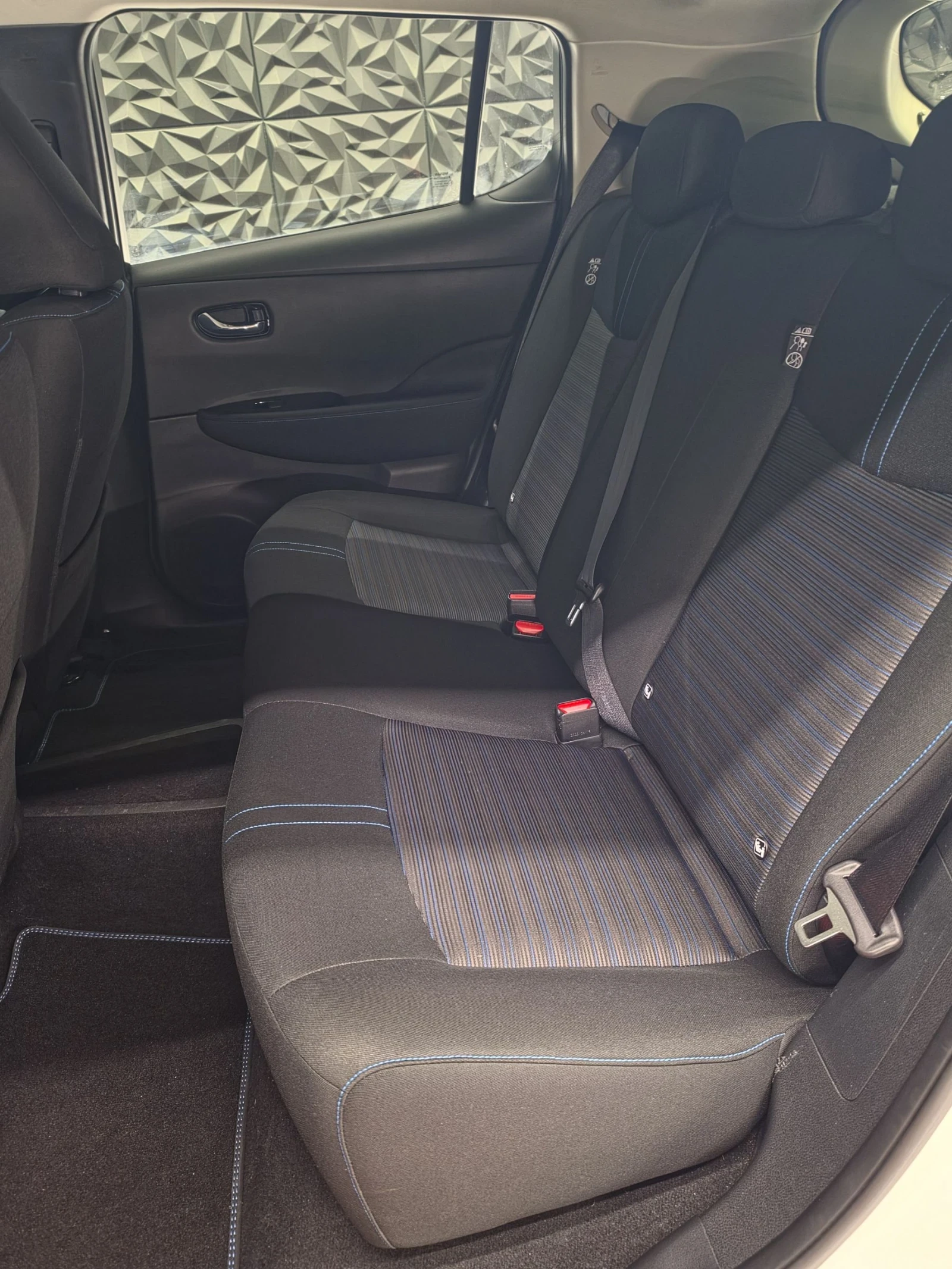 Nissan Leaf  62kwh* 45850km* GERMANY* KEYLESS* DISTR* GERMANY* , снимка 5 - Автомобили и джипове - 55036094