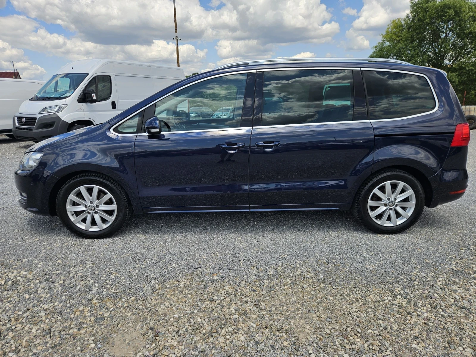 VW Sharan 2.0 TDI DSG 7местен , снимка 6 - Автомобили и джипове - 55191915