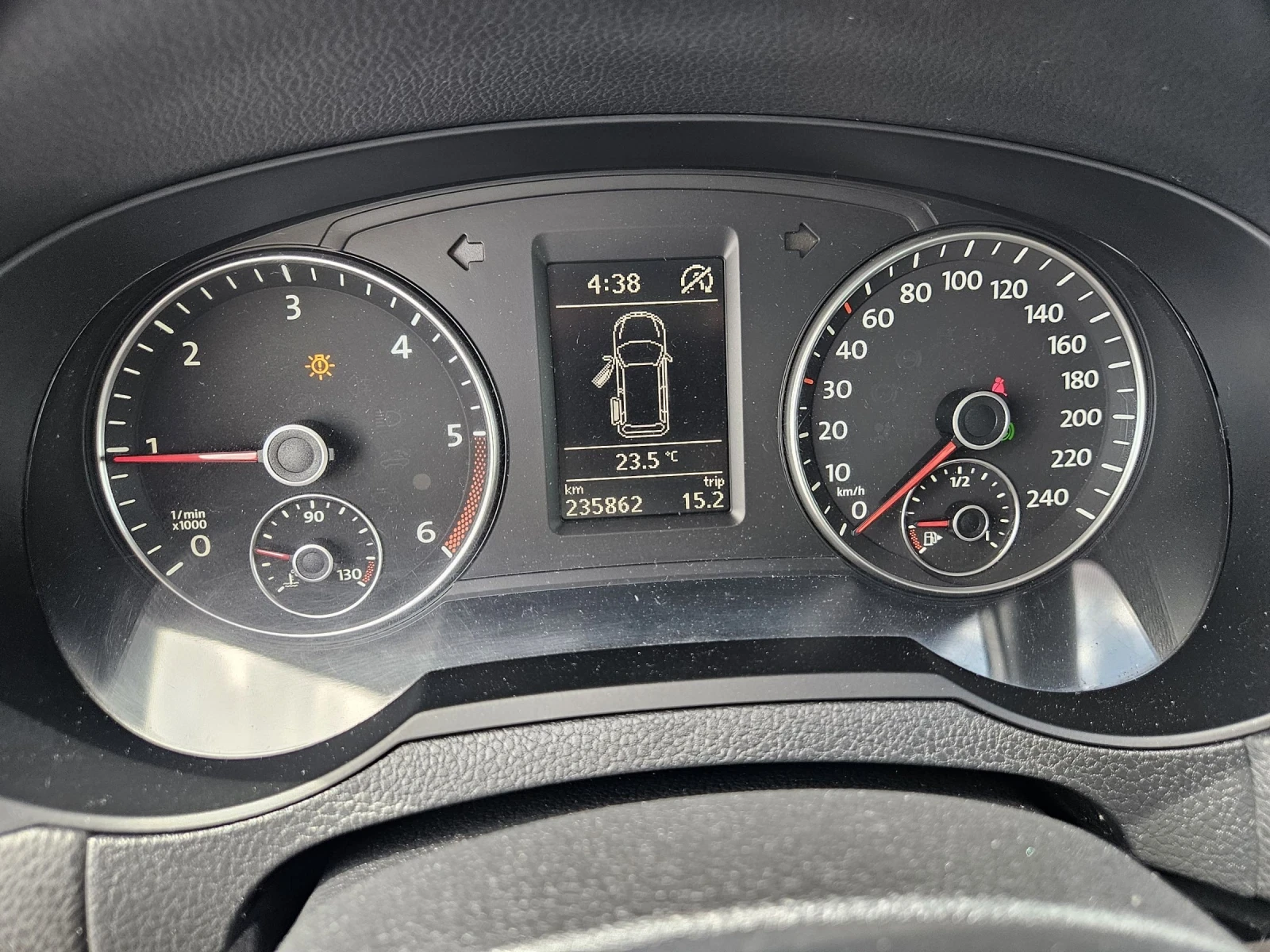 VW Sharan 2.0 TDI DSG 7местен , снимка 11 - Автомобили и джипове - 55191915