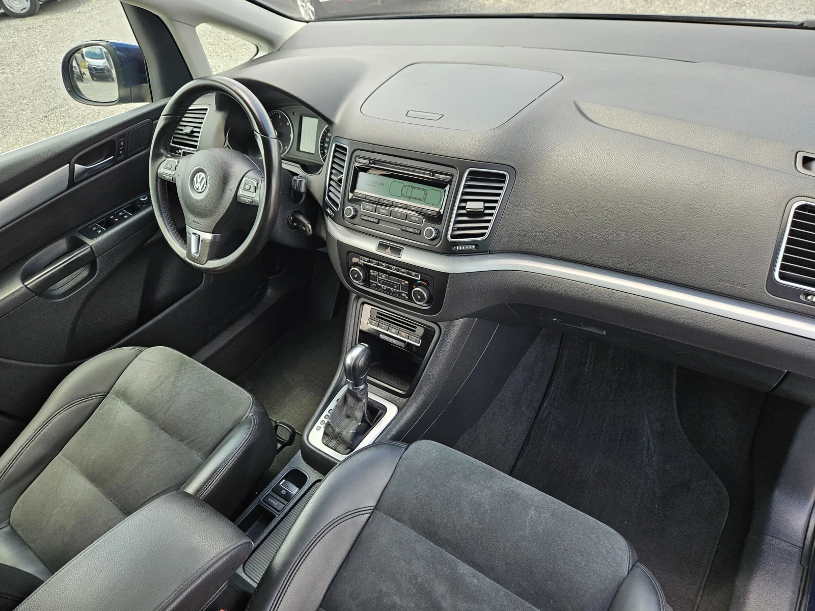 VW Sharan 2.0 TDI DSG 7местен , снимка 13 - Автомобили и джипове - 55191915