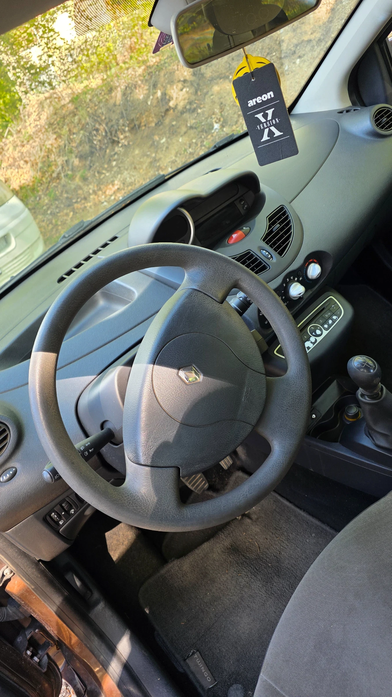 Renault Twingo 4 местна, снимка 8 - Автомобили и джипове - 55483098