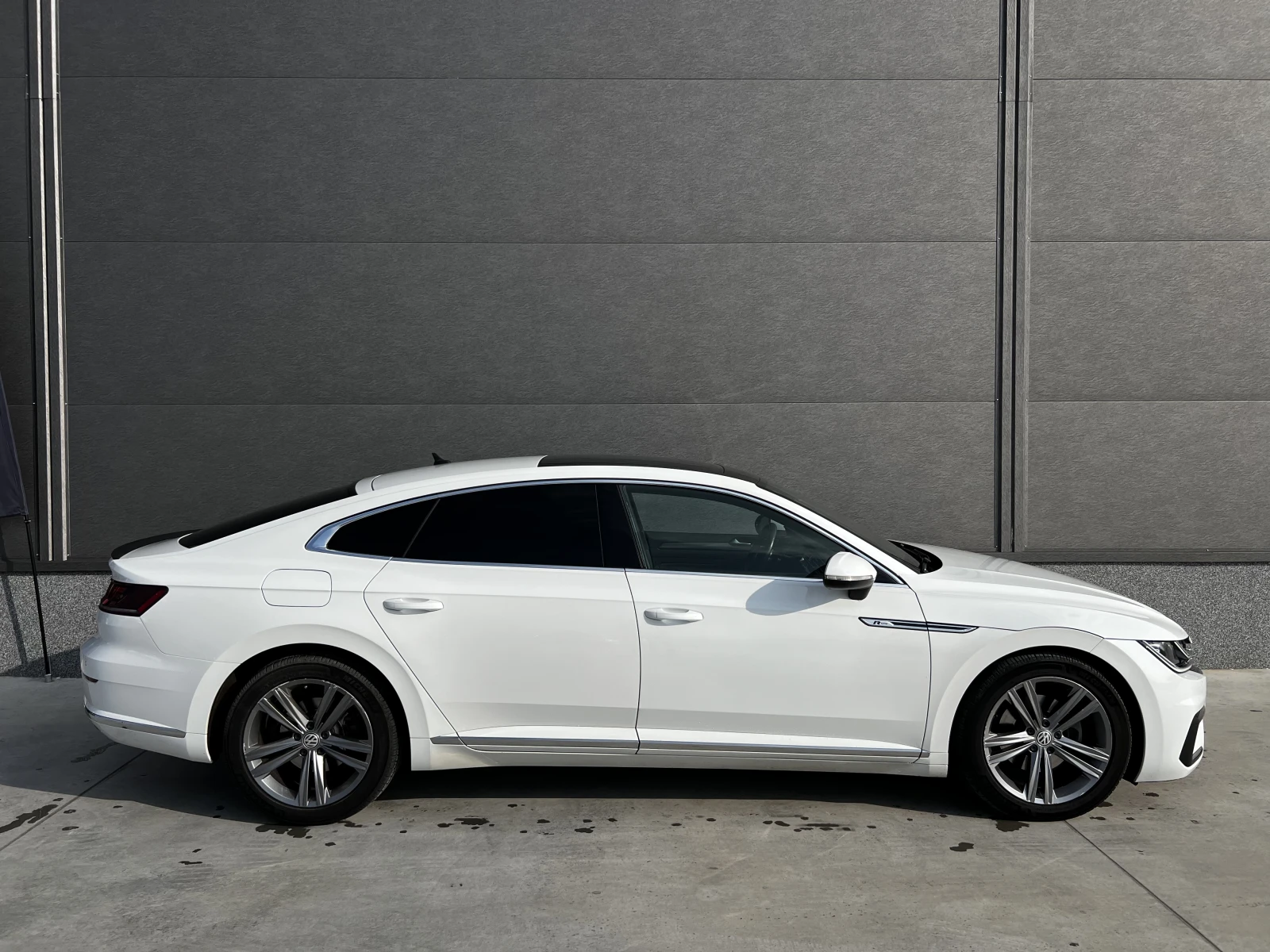 VW Arteon R-Line , снимка 7 - Автомобили и джипове - 56637819