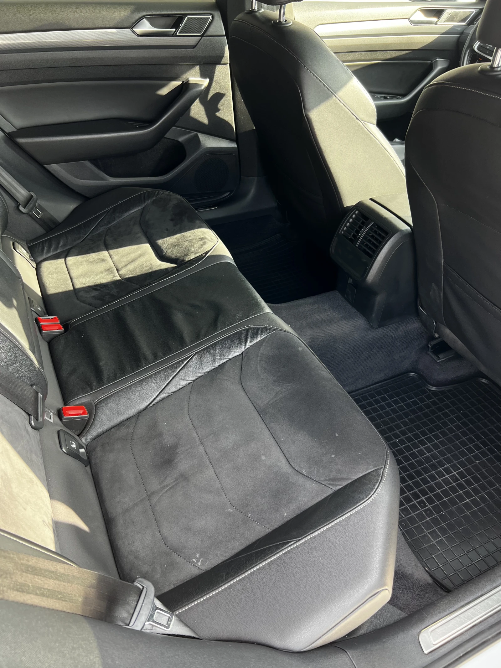 VW Arteon R-Line , снимка 13 - Автомобили и джипове - 56637819