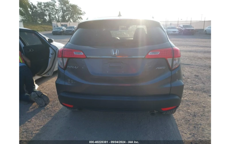 Honda Hr-v 1.8L MPI * AWD * Става на газ!, снимка 6 - Автомобили и джипове - 47561810