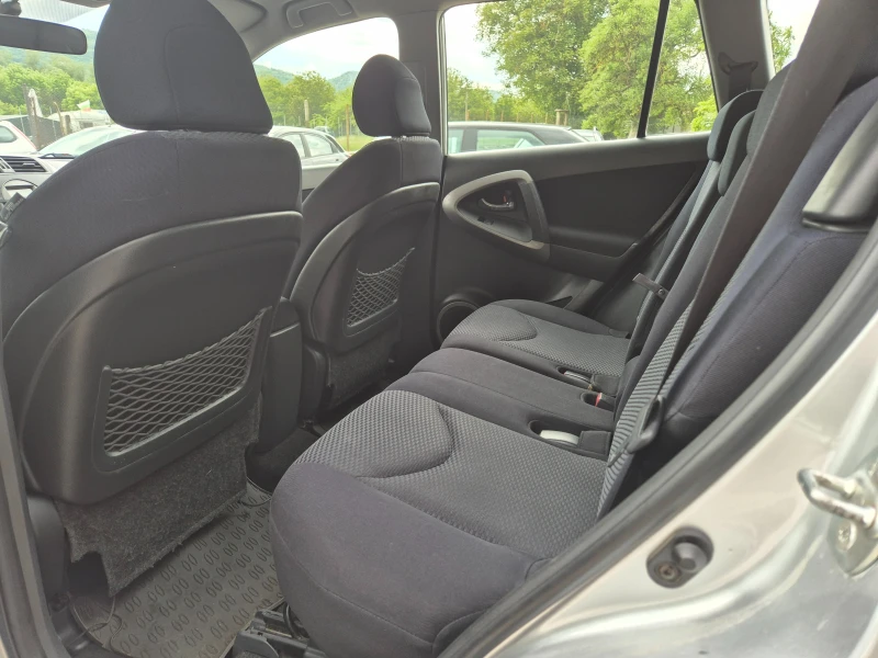 Toyota Rav4 2.2D4D/Italy, снимка 12 - Автомобили и джипове - 52344500