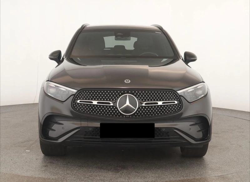 Mercedes-Benz GLC 300 D* 4M* AMG* KEYLESS* DISTR* CARPLAY* , снимка 2 - Автомобили и джипове - 51285805