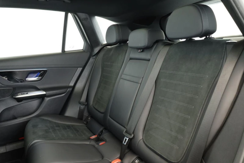 Mercedes-Benz GLC 300 D* 4M* AMG* KEYLESS* DISTR* CARPLAY* , снимка 11 - Автомобили и джипове - 51285805