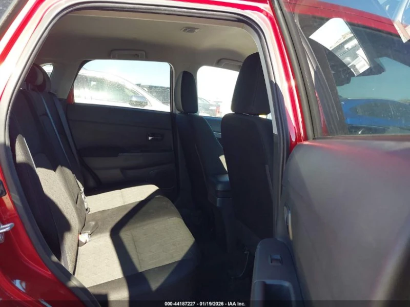 Mitsubishi Outlander 2.0L I-4 DOHC, VVT, 148HP Front Wheel Drive, снимка 13 - Автомобили и джипове - 53343575