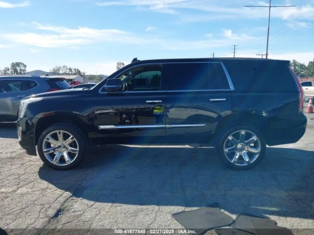 Cadillac Escalade * LUXURY * 4X4 (CARFAX), снимка 4 - Автомобили и джипове - 49343911