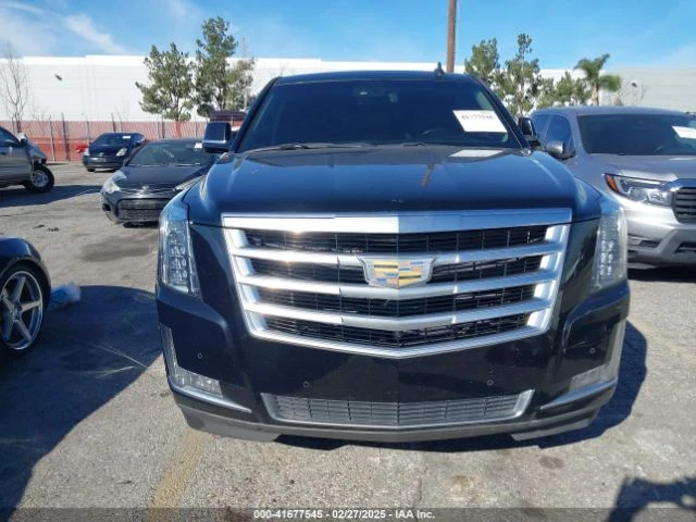 Cadillac Escalade * LUXURY * 4X4 (CARFAX), снимка 2 - Автомобили и джипове - 49343911