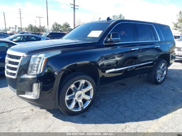 Cadillac Escalade * LUXURY * 4X4 (CARFAX), снимка 3 - Автомобили и джипове - 49343911