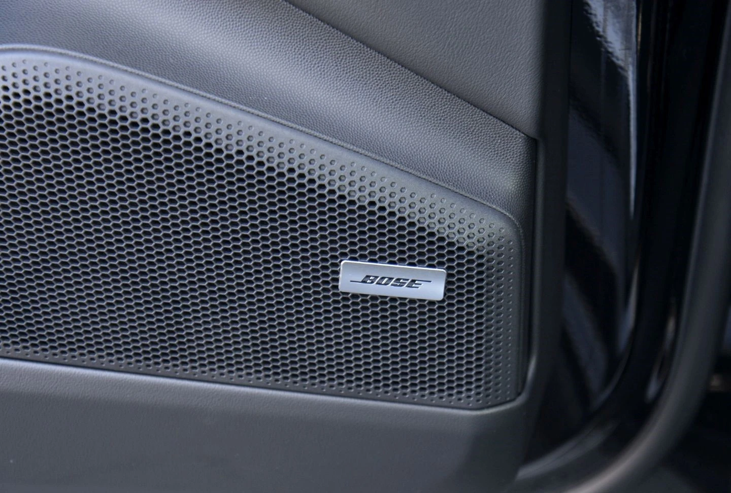 Porsche Macan ELECTRIC/NEW MODEL/BOSE/PANO/LIFT/ - изображение 10