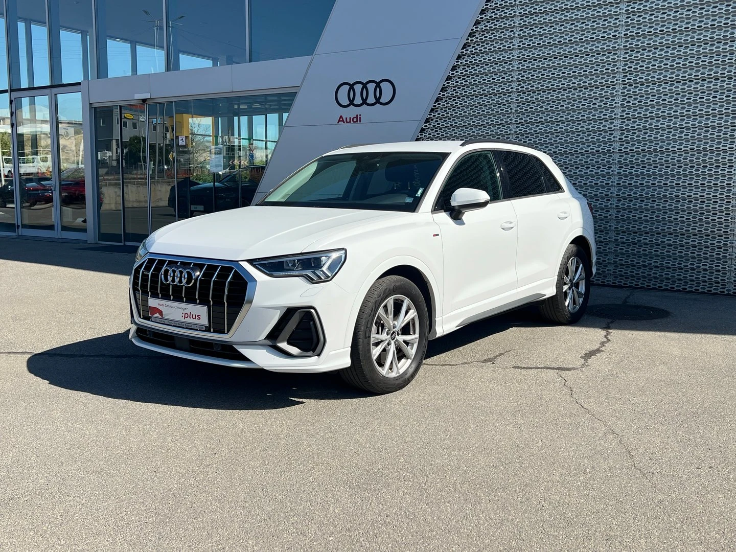 Audi Q3 S line 40 TDI quattro - изображение 6