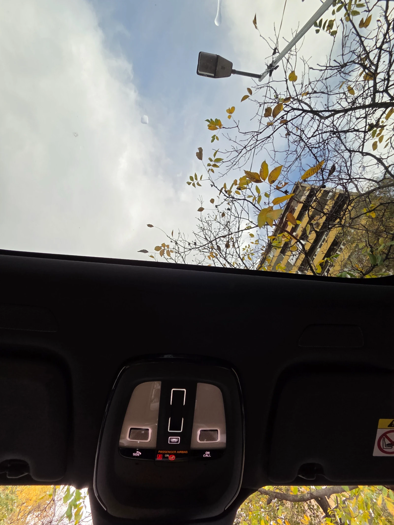 Volvo XC60 Recharge T6 R-Design - изображение 7