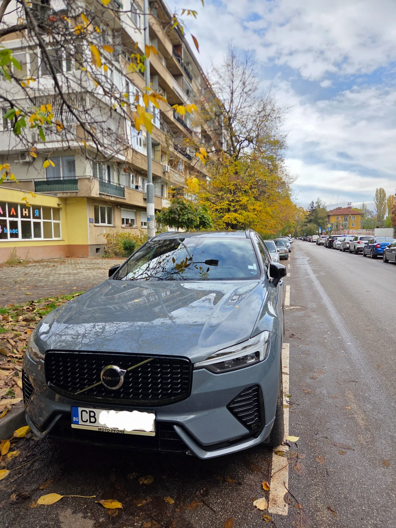 Volvo XC60 Recharge T6 R-Design - изображение 3