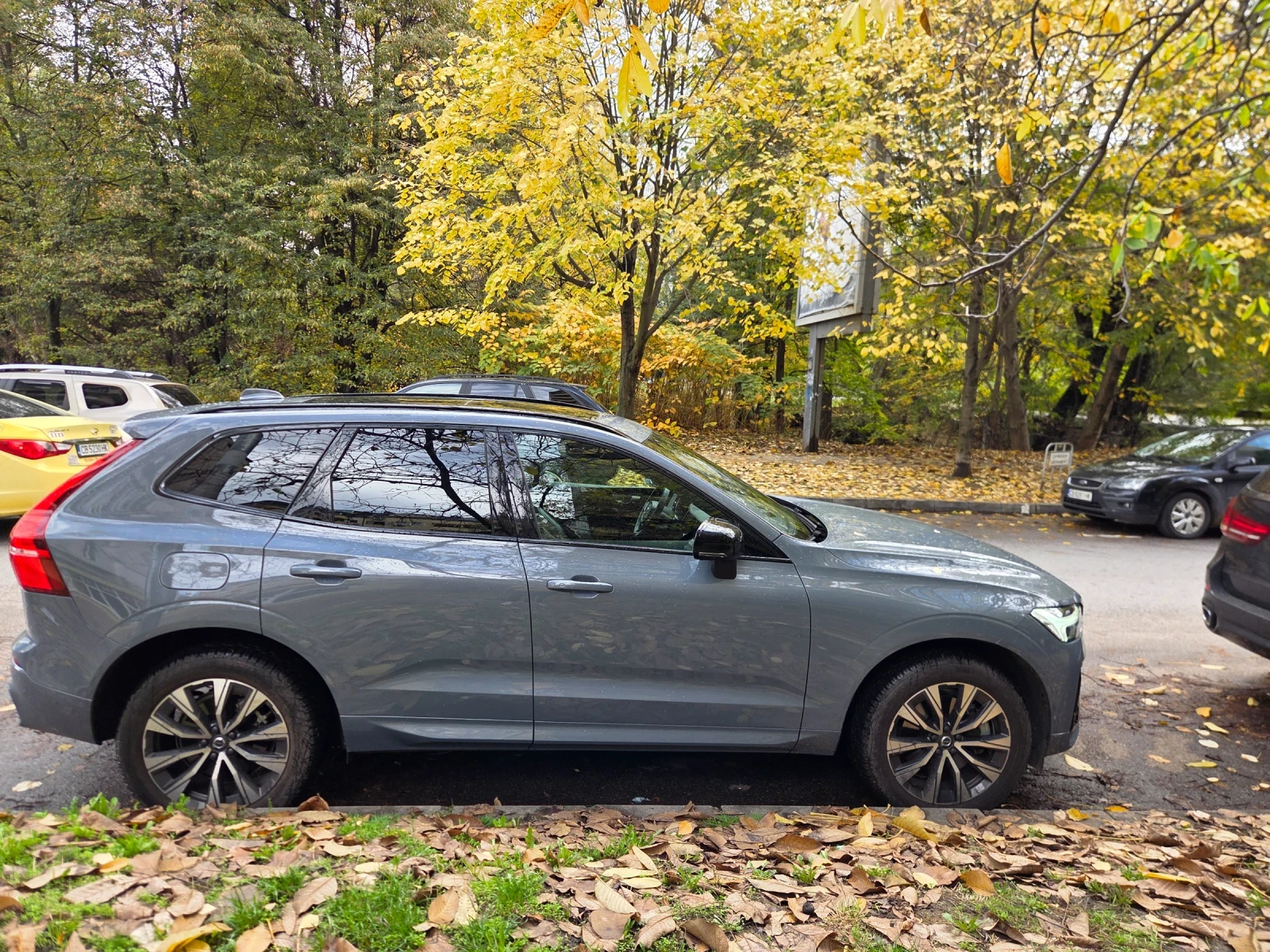 Volvo XC60 Recharge T6 R-Design - изображение 2