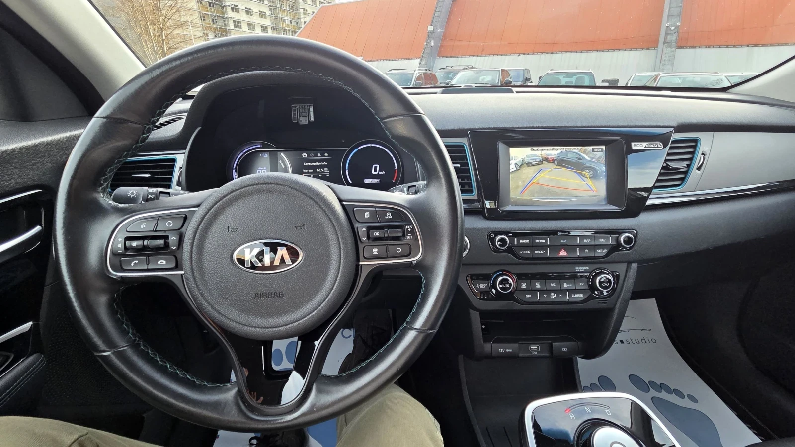 Kia Niro 64KWh/SOH100%, снимка 12 - Автомобили и джипове - 54115132