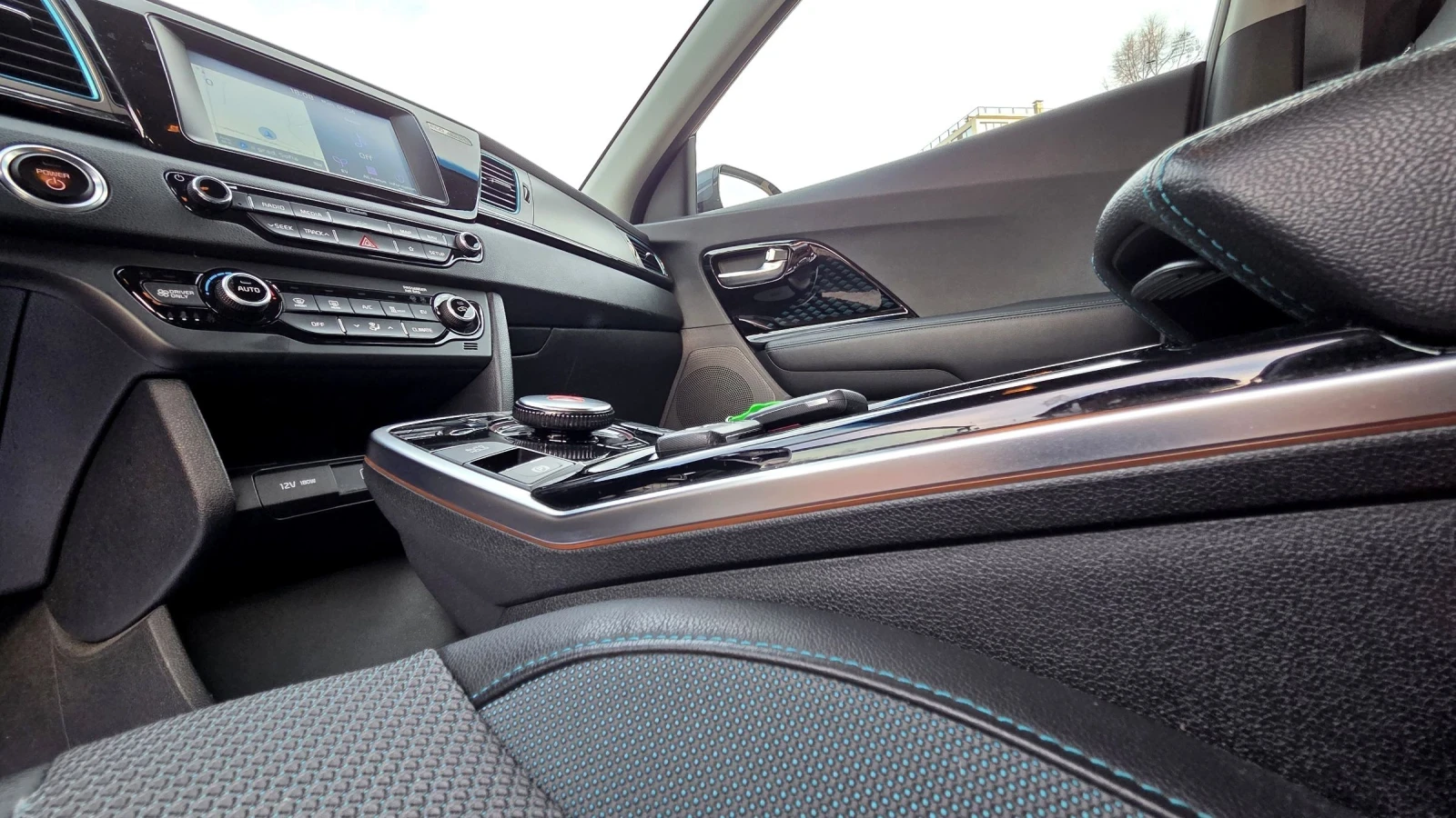 Kia Niro 64KWh/SOH100%, снимка 13 - Автомобили и джипове - 54115132