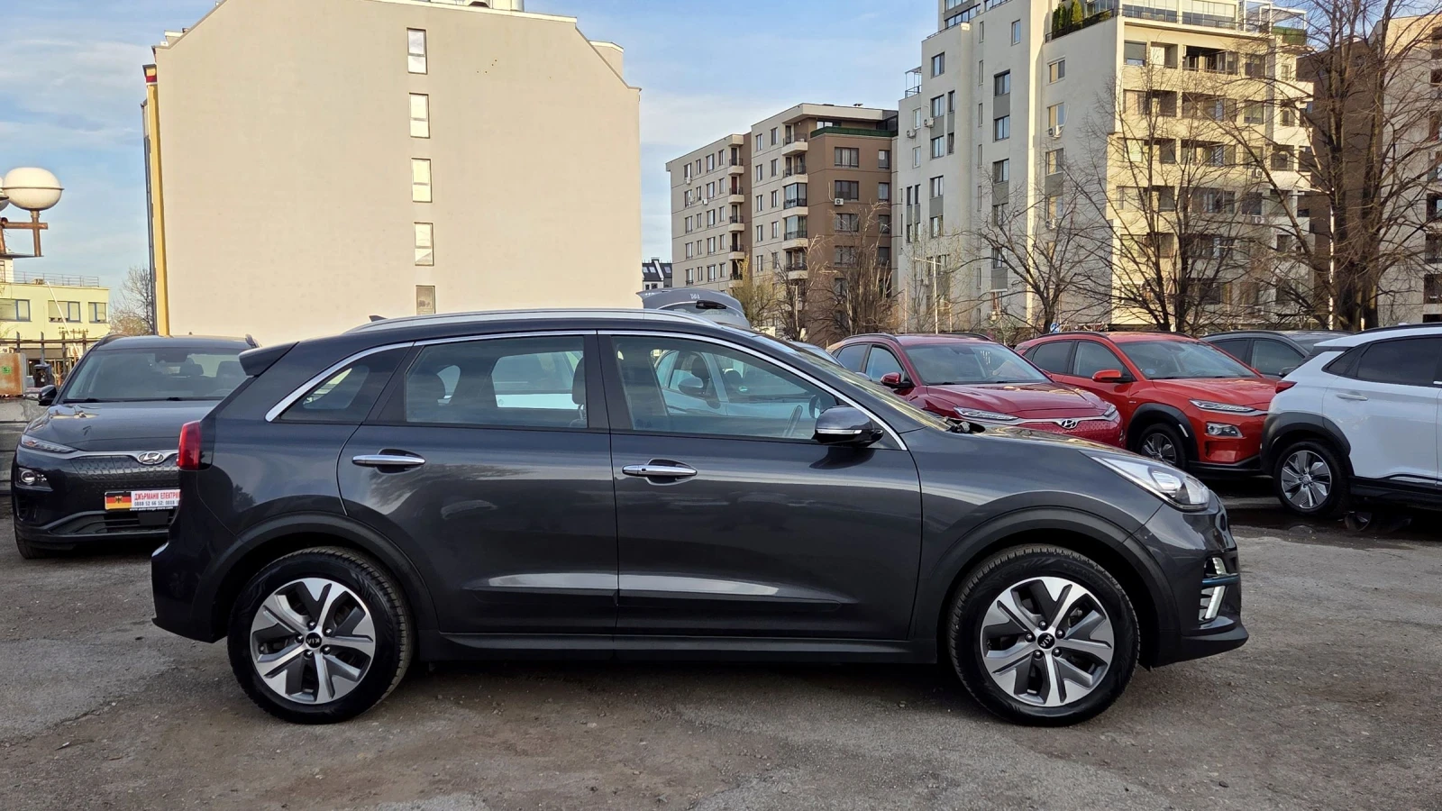Kia Niro 64KWh/SOH100%, снимка 3 - Автомобили и джипове - 54115132