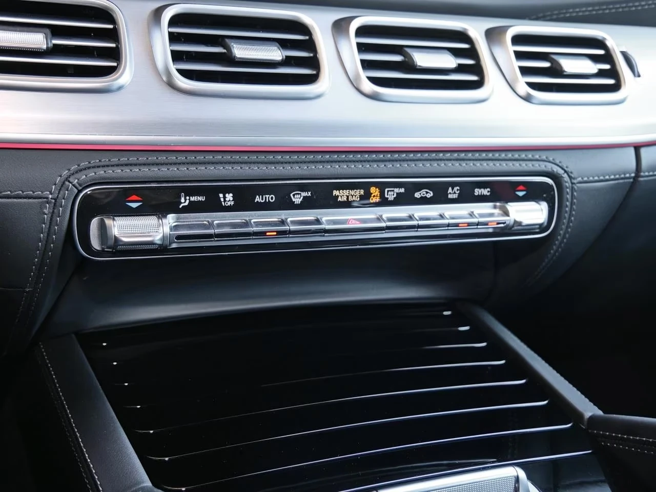 Mercedes-Benz GLE 63 S AMG Coupé / BURM / 360 / HEAD-UP / PANO / MULTIBE, снимка 11 - Автомобили и джипове - 54930840