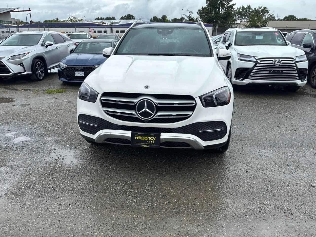 Mercedes-Benz GLE 350 BURMESTER * PANO * KEYLESS *  ПОДГРЕВИ * CARFAX, снимка 6 - Автомобили и джипове - 55074060