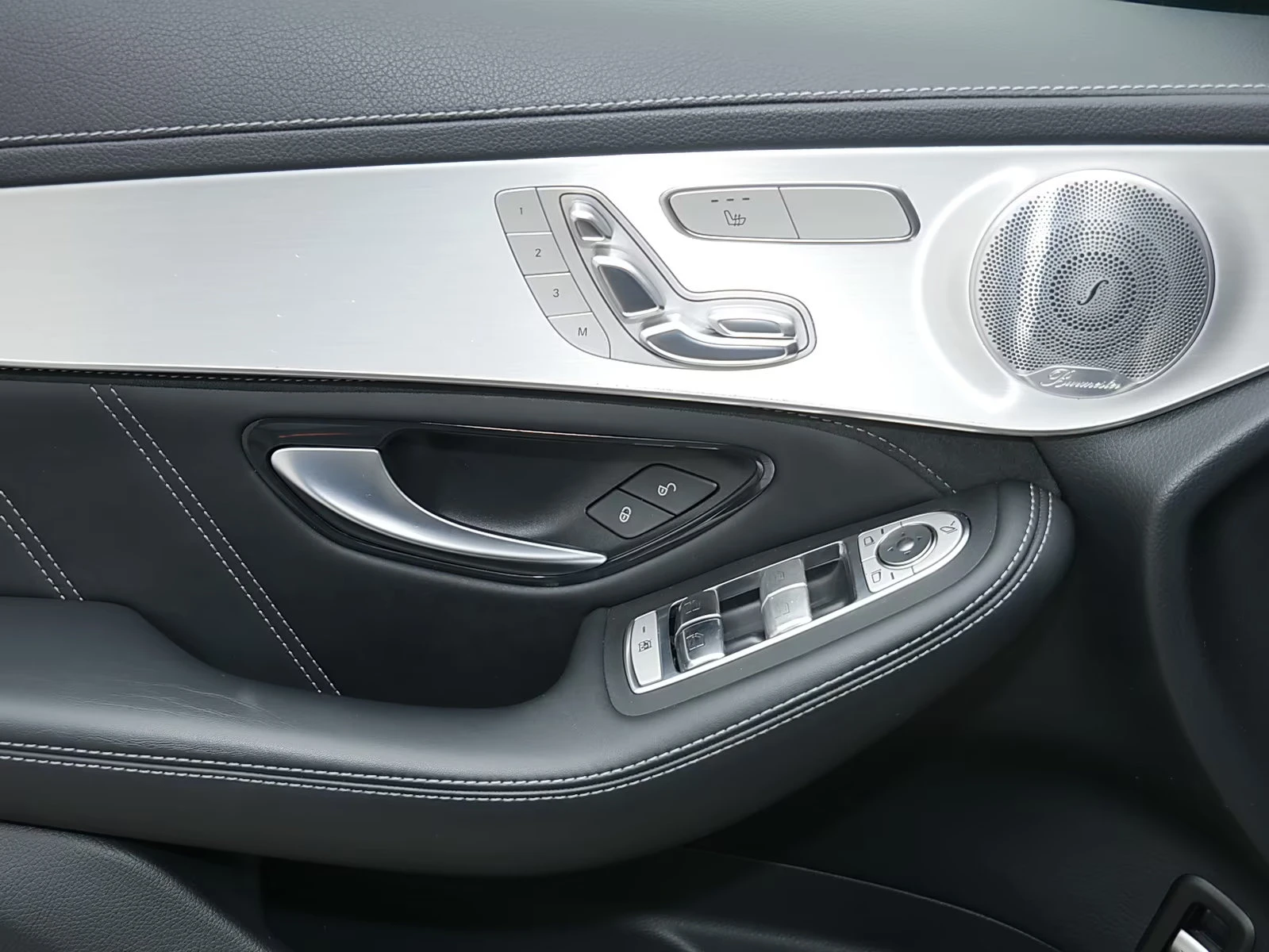 Mercedes-Benz GLC 63 AMG COUPE/476/DISTR/CARBON/360/BURM/360/HUD/548z, снимка 11 - Автомобили и джипове - 55185389