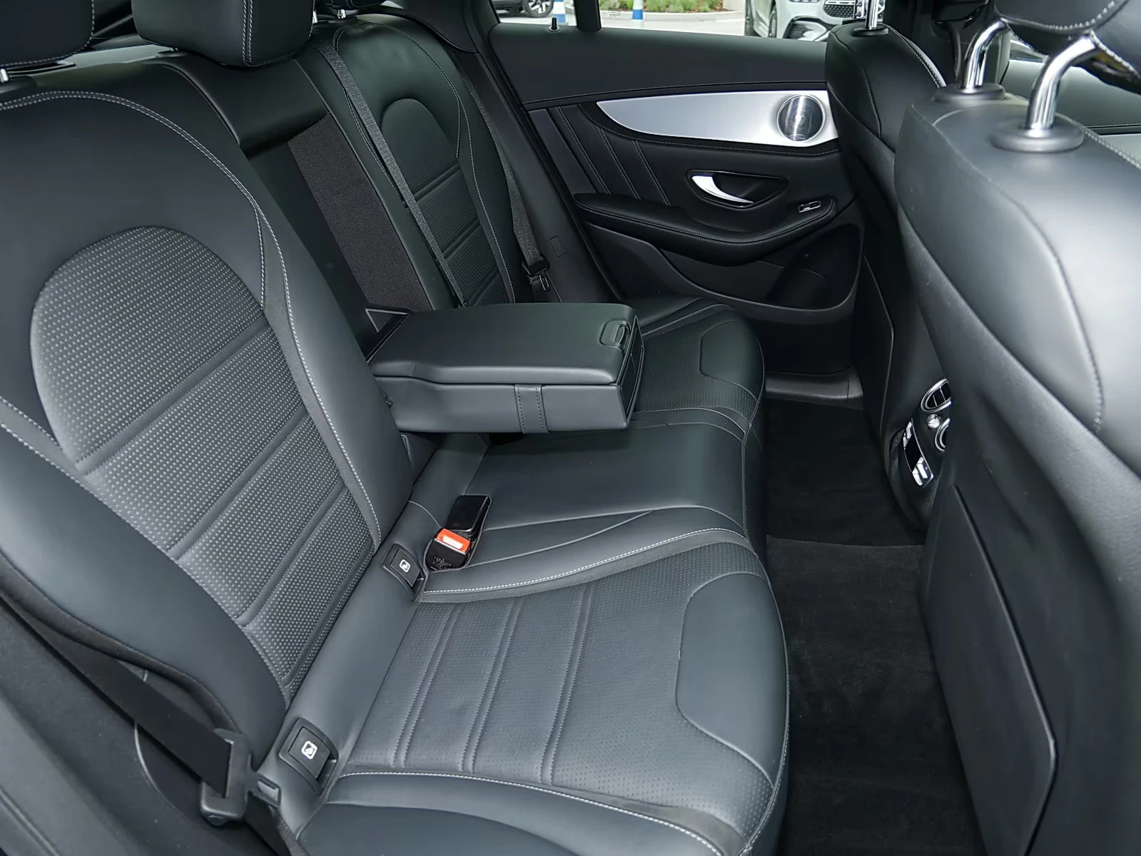 Mercedes-Benz GLC 63 AMG COUPE/476/DISTR/CARBON/360/BURM/360/HUD/548z, снимка 13 - Автомобили и джипове - 55185389