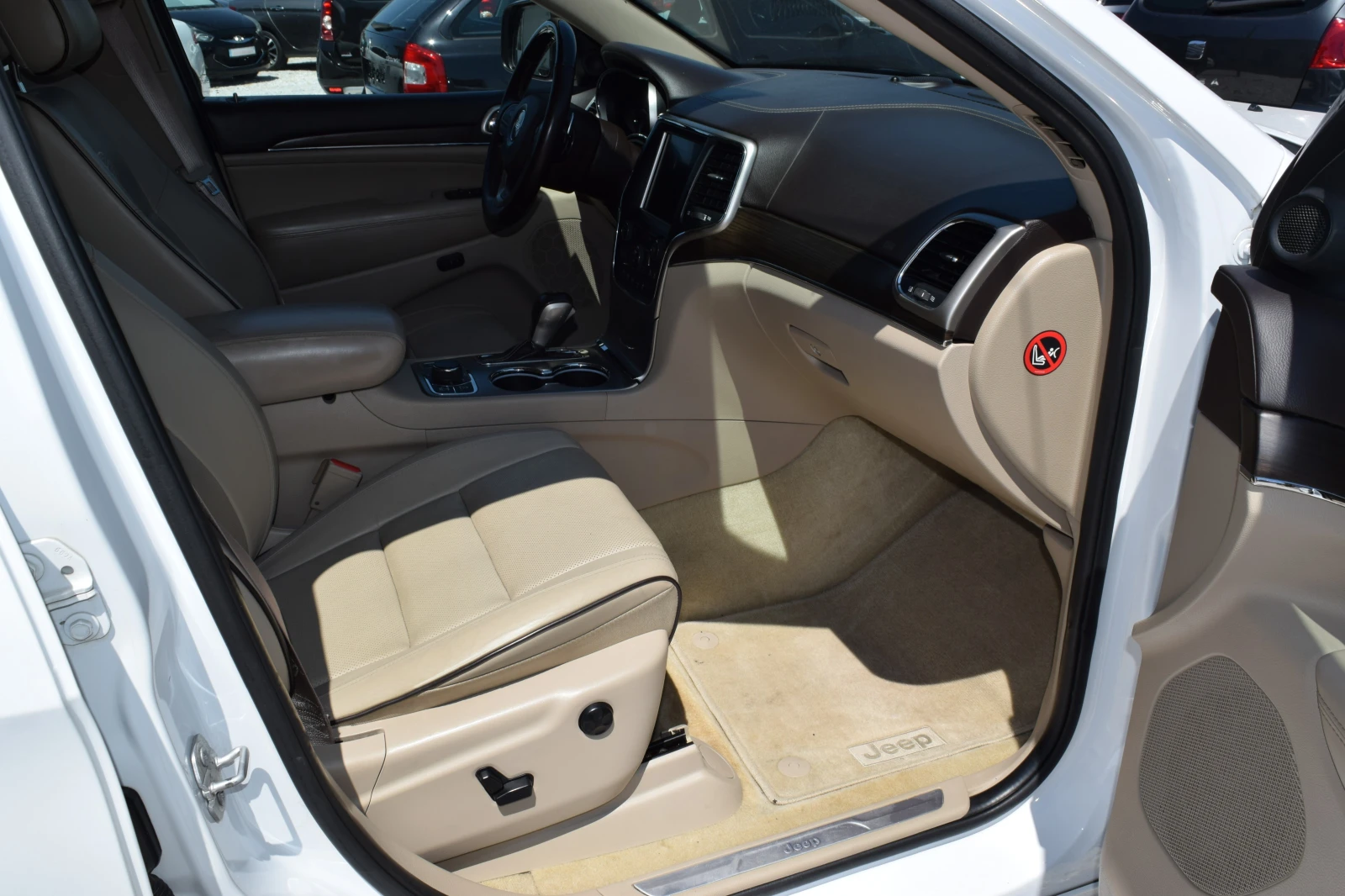 Jeep Grand cherokee 3.0CRDI* FULL* Euro6B, снимка 10 - Автомобили и джипове - 55463236