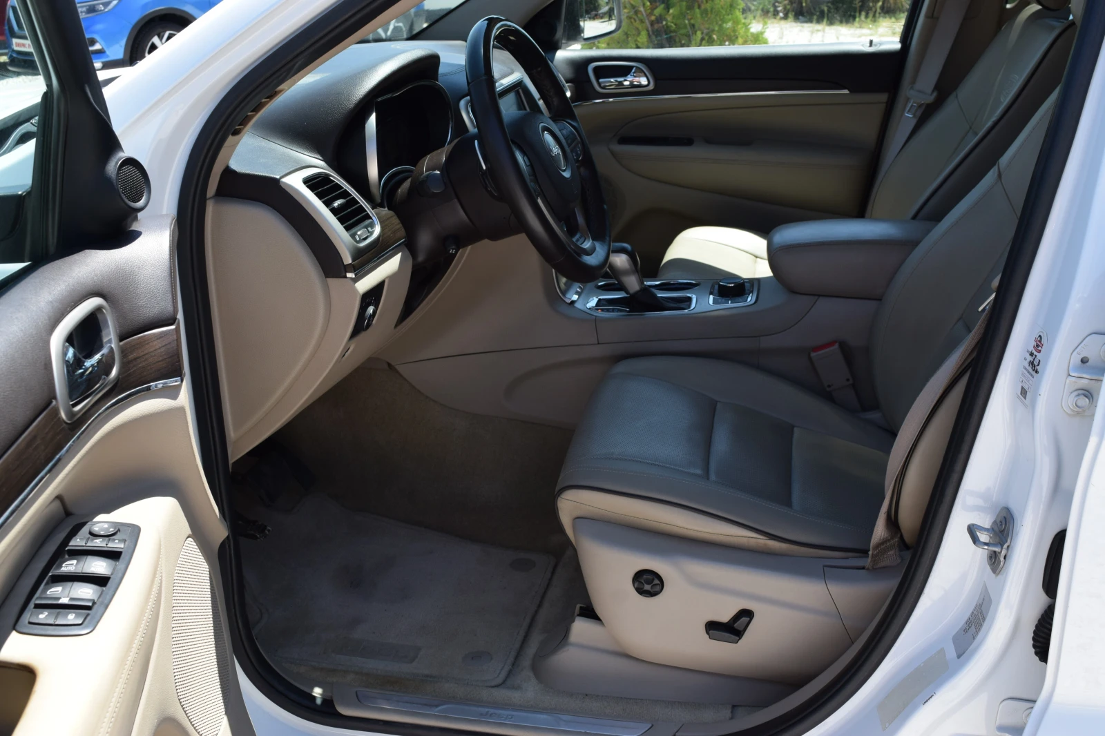 Jeep Grand cherokee 3.0CRDI* FULL* Euro6B, снимка 8 - Автомобили и джипове - 55463236