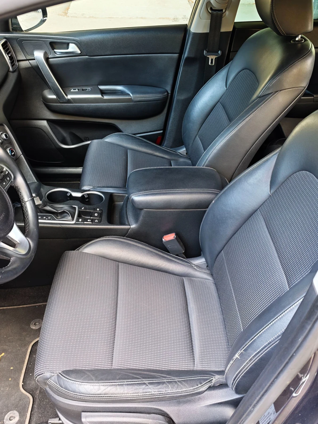 Kia Sportage, снимка 9 - Автомобили и джипове - 55712214